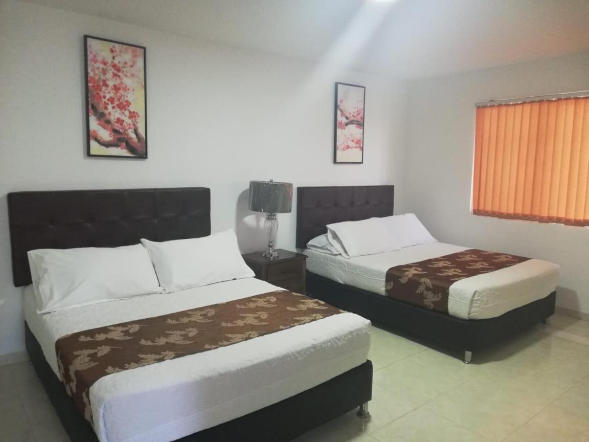 Apartamentos Turisticos Dona Flor San Andrés Exteriör bild